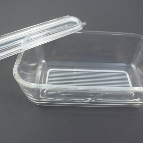 Vintage Arcoroc France Ribbed Butter / Refrigerator Dish w Lid Pressed Glass EUC - Picture 4 of 9